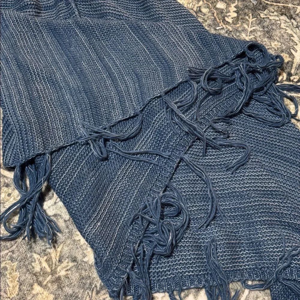 LuLaRoe Cape - Picture 3 of 5